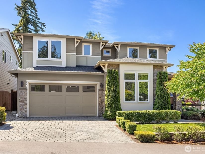 20045 10th Avenue NW 11, Shoreline WA 98177