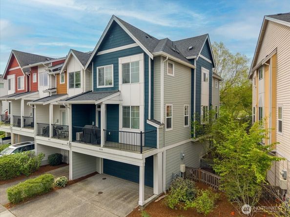 6910 31st Avenue SW, Seattle WA 98126