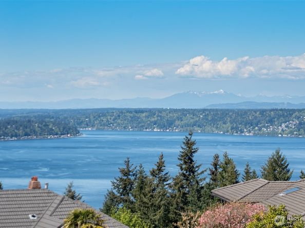 4411 170th Avenue SE, Bellevue WA 98006