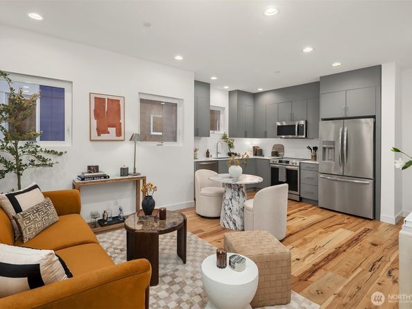 1827 14th Avenue B, Seattle WA 98122