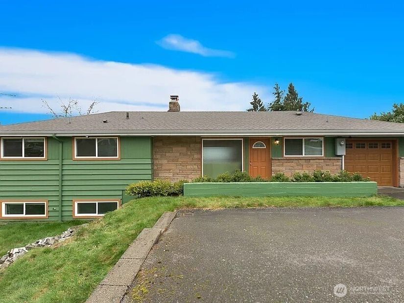 17930 Military Road S, SeaTac WA 98188