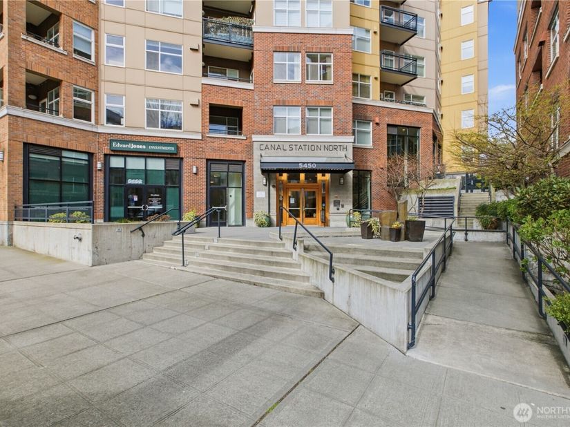 5450 Leary Avenue NW 242, Seattle WA 98107