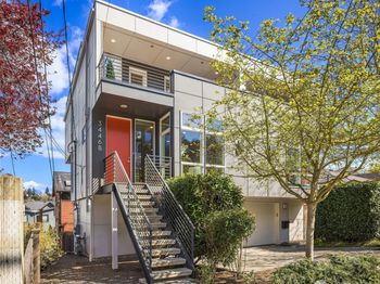 3446 B 22nd Avenue W