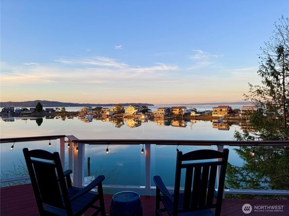 10258 NE Lafayette Avenue, Bainbridge Island WA 98110