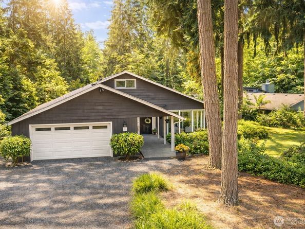 10761 Bill Point Crest NE, Bainbridge Island WA 98110