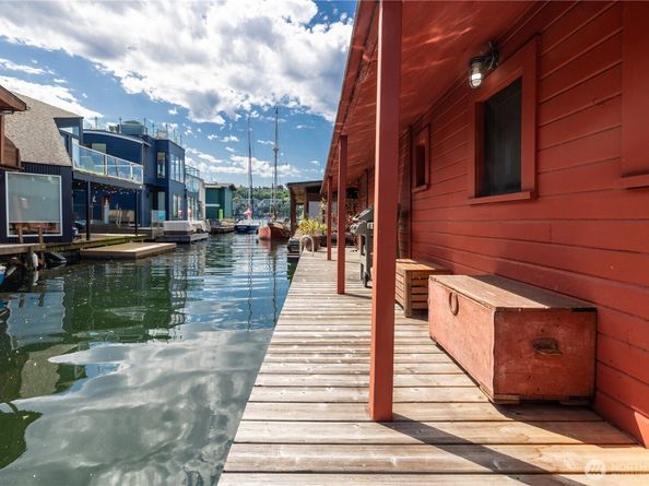 2035 Fairview Avenue E D, Seattle WA 98102