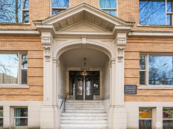 7 Harrison Street 39, Seattle WA 98109