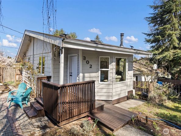 302 S Barton Street, Seattle WA 98108