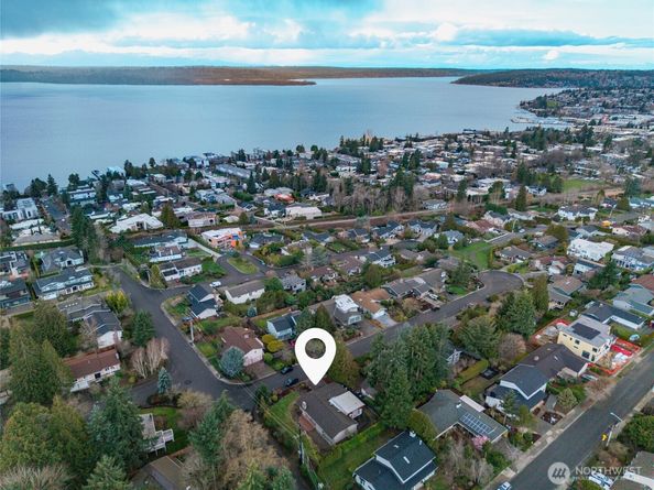 6006 105th Avenue NE, Kirkland WA 98033