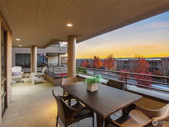 735 1st Street S 103, Kirkland WA 98033