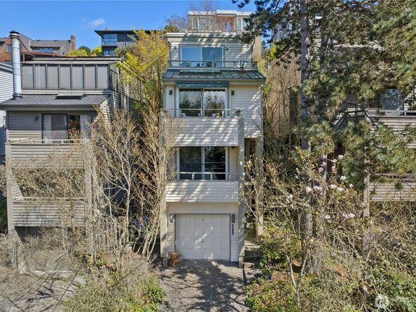 4014 57th Avenue SW, Seattle WA 98116