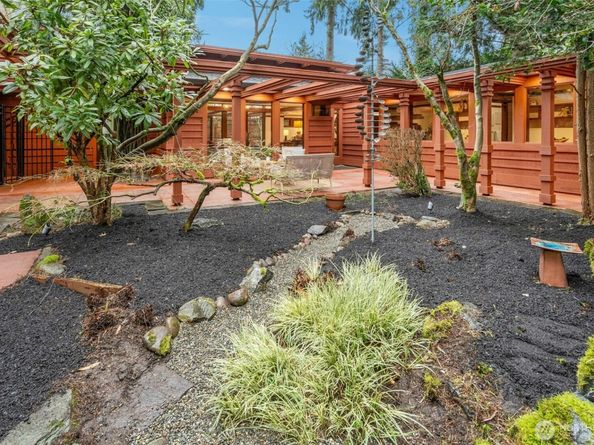 7102 NE 132nd Street, Kirkland WA 98034