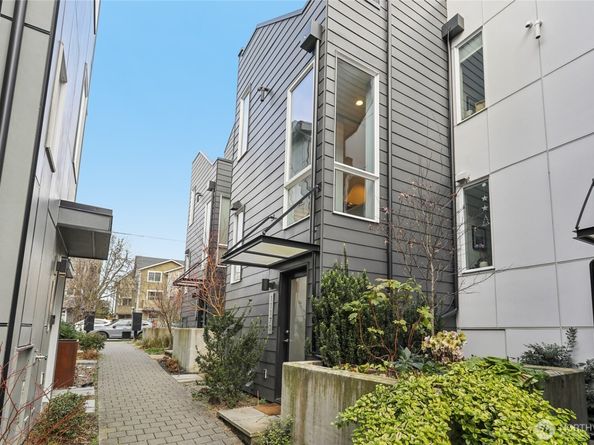 1117 NW 56th Street D, Seattle WA 98107