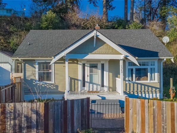 1549 Charleston Beach Road W, Bremerton WA 98312