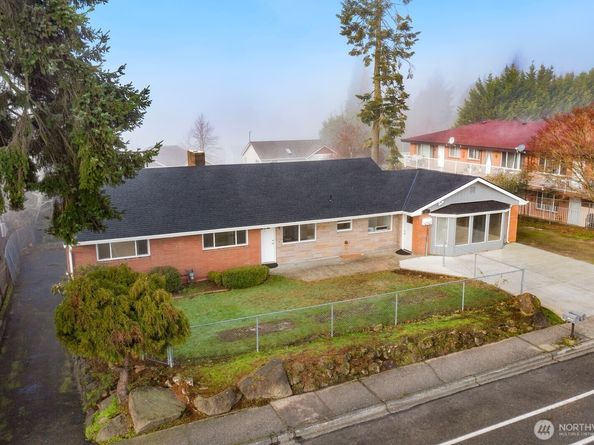 1301 Edmonds Avenue NE, Renton WA 98056