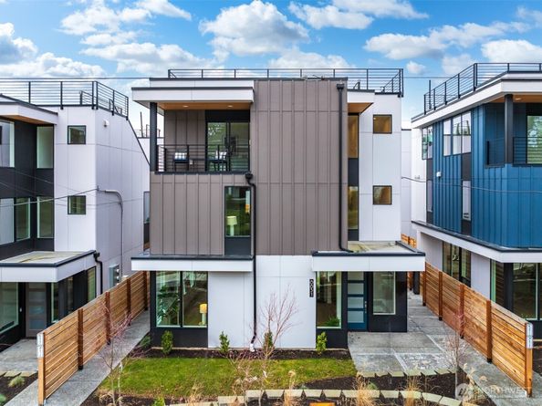 8831 C Wallingford Avenue N, Seattle WA 98103