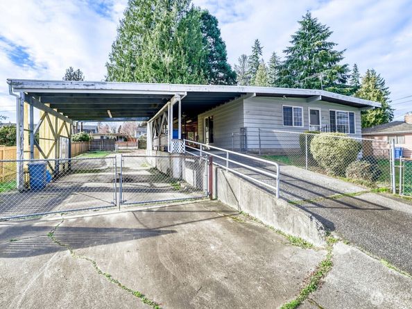 17028 Larch Way, Lynnwood WA 98037