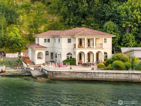 1881 NW Seclusion Cove Way, Poulsbo WA 98370