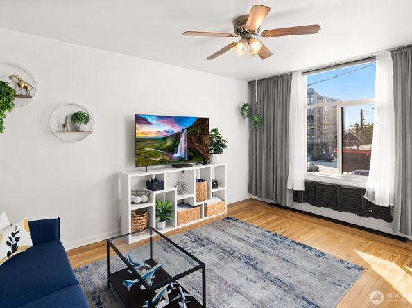 22 John Street 10, Seattle WA 98109