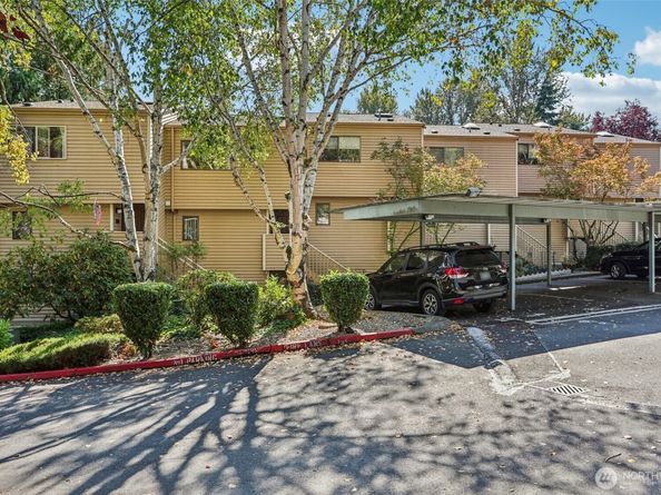 12044 96th Avenue NE 213, Kirkland WA 98034