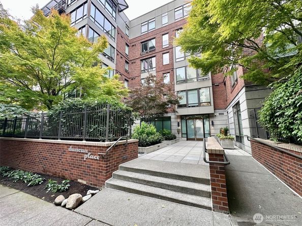 4547 8th Ave NE 306, Seattle WA 98105