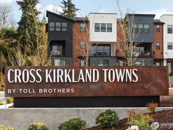 10814 (HS 65) 120th Lane NE E, Kirkland WA 98033