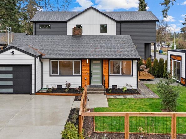 922 NE 117th Street, Seattle WA 98125