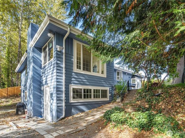 959 Hoquiam Avenue NE, Renton WA 98059