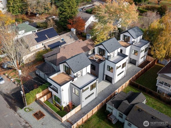 8750 13th Avenue NW B, Seattle WA 98117