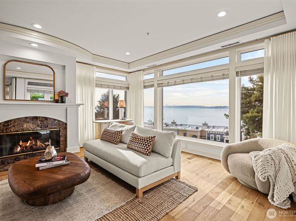 225 2nd Street S D4, Kirkland WA 98033