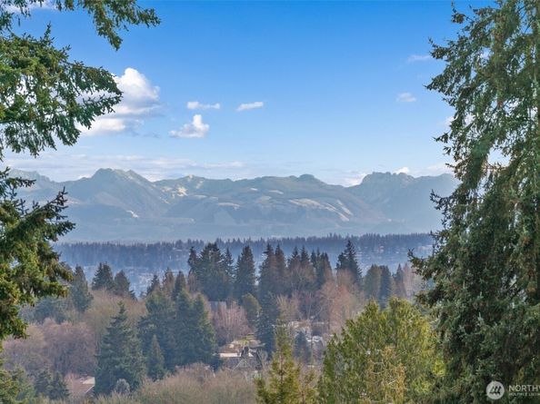 1261 NE 100th Street, Seattle WA 98125