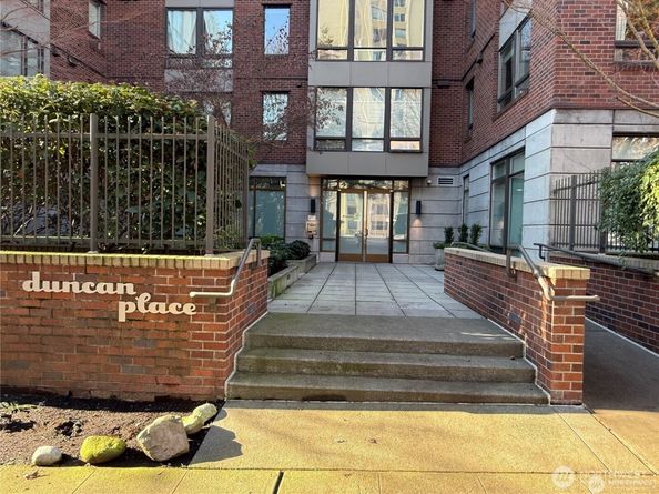 4547 8th Avenue NE 414, Seattle WA 98105