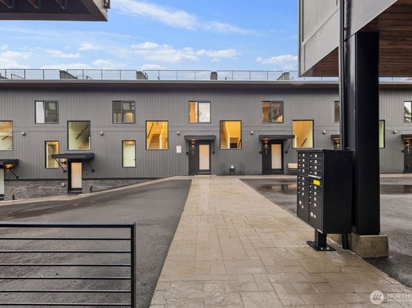 614 5th Avenue S C107, Edmonds WA 98020