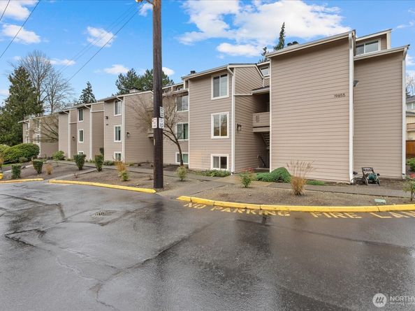 19855 25th Avenue NE 207, Shoreline WA 98155