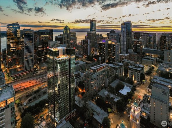 800 Columbia Street 512, Seattle WA 98104