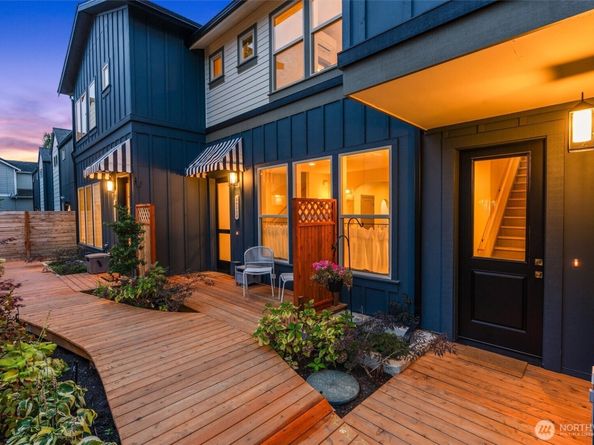 5033 25th Avenue SW B, Seattle WA 98106