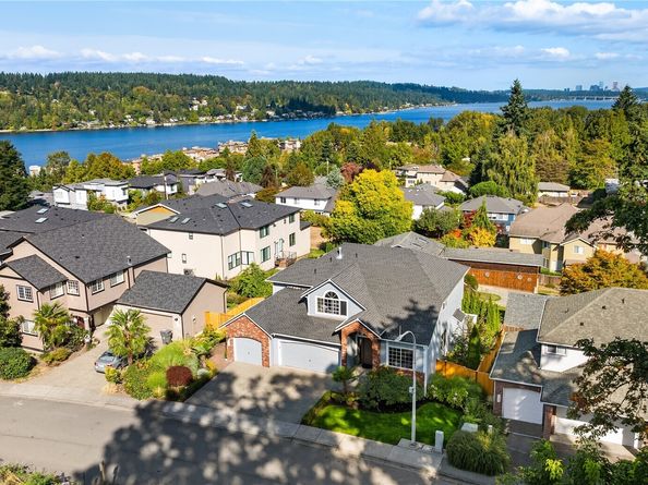 1320 N 38th Street, Renton WA 98056