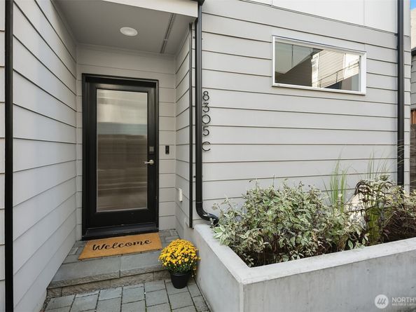 8305 12th Avenue NW C, Seattle WA 98117
