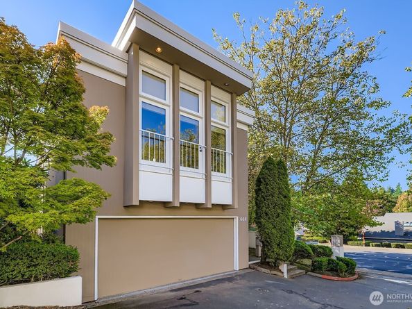 608 Bellevue Way SE F1, Bellevue WA 98004