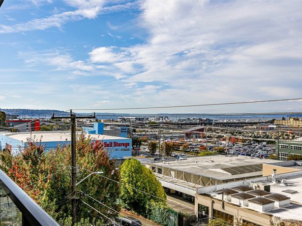 2034 14th Avenue W 302, Seattle WA 98119