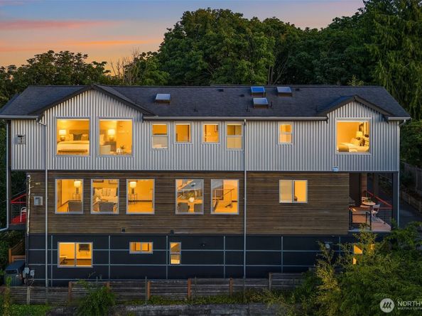 9007 24th Avenue NW, Seattle WA 98117