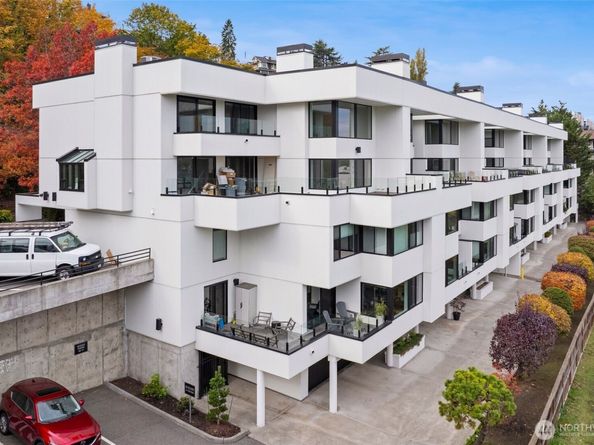 2410 Aurora Avenue N 105, Seattle WA 98109