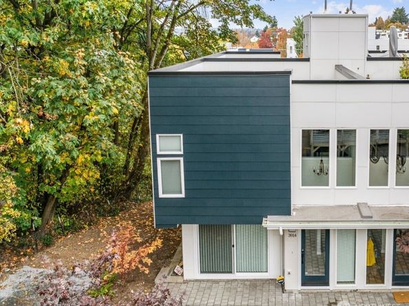 3914 S Brandon Street, Seattle WA 98118