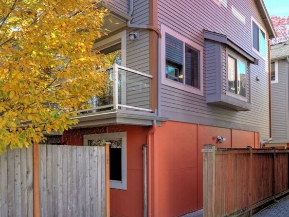 2342 44th Avenue SW A, Seattle WA 98116