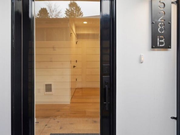 528 B N 72nd Street, Seattle WA 98103