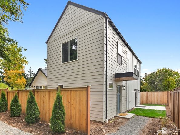 13007 1st Avenue NE, Seattle WA 98125