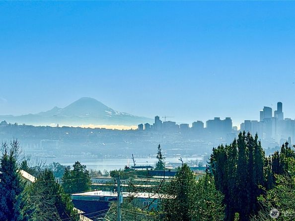 4416 Francis Avenue N B, Seattle WA 98103