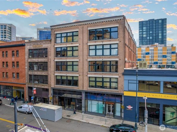 210 3rd Avenue S 3C, Seattle WA 98104