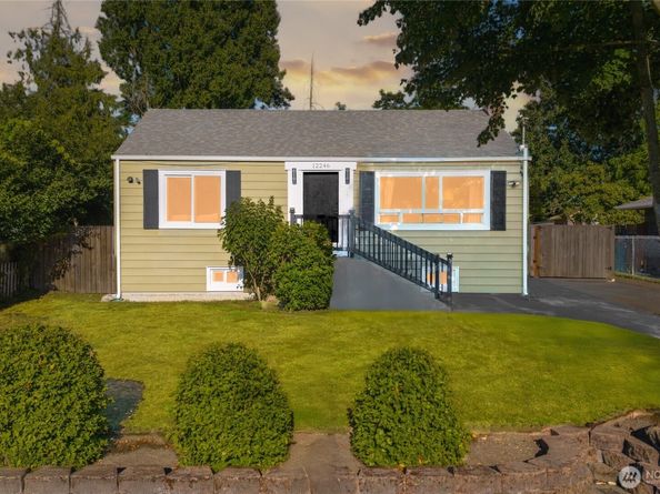 12246 20th Avenue S, Seattle WA 98168