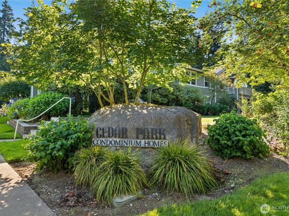 10500 NE 221st Lane 202, Redmond WA 98053